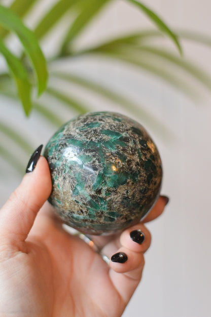 Emerald In Matrix Sphere